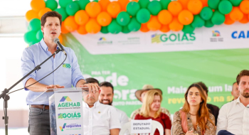“É uma virada de chave na vida das pessoas”, diz Daniel Vilela ao entregar 324 moradias em Valparaíso de Goiás